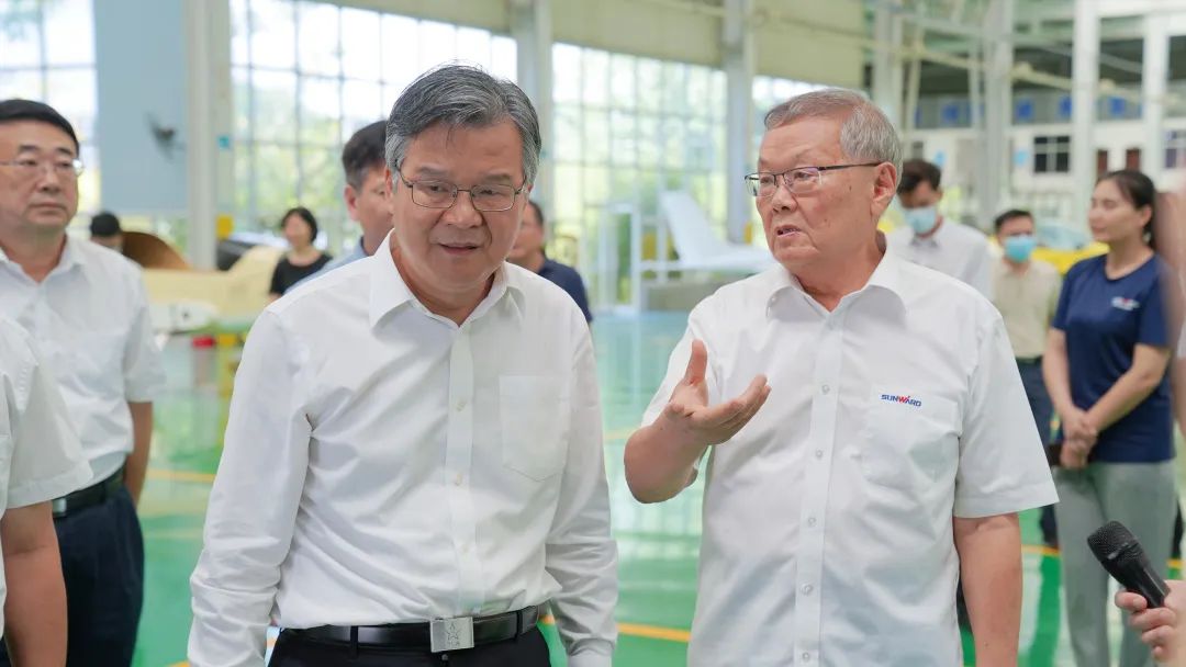 湖南省委常委、常务副省长李殿勋一行考察调研九游体育(中国)官方网站科技