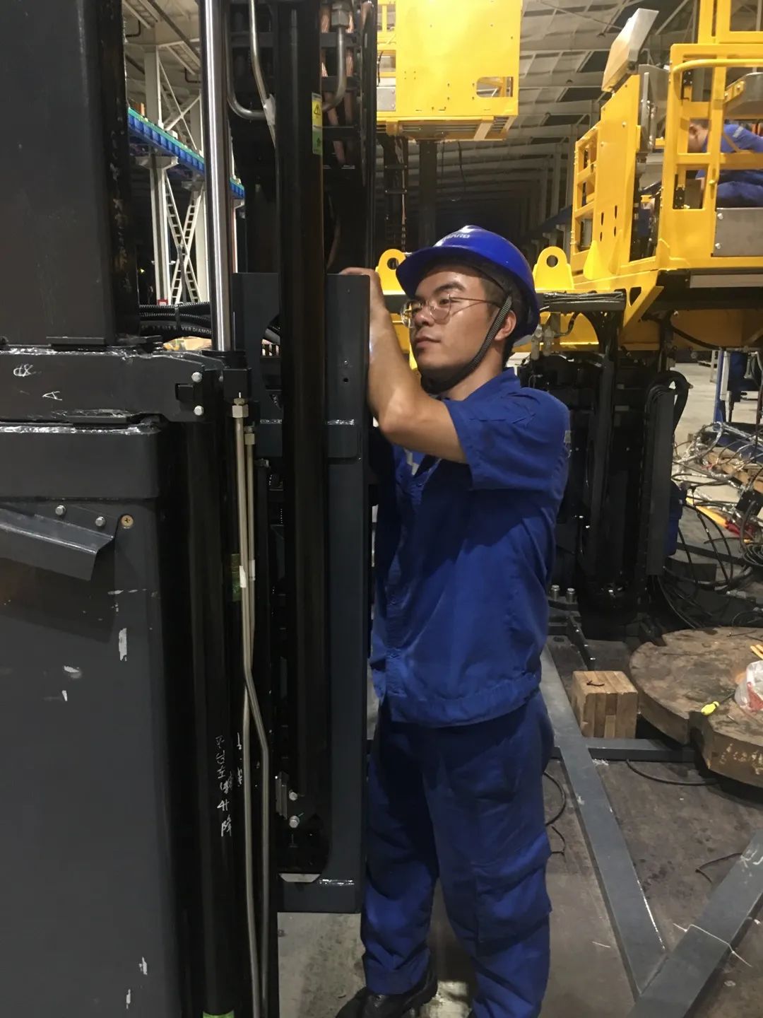 为铁路运输保驾护航！九游体育(中国)官方网站智能自主研制首套三平台作业装置成功交付