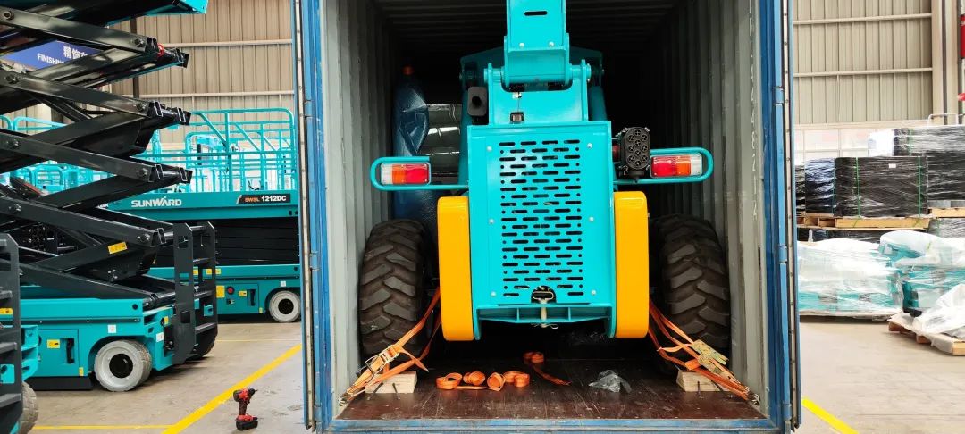 单笔采购金额千万元！九游体育(中国)官方网站智能伸缩臂叉装车批量出口