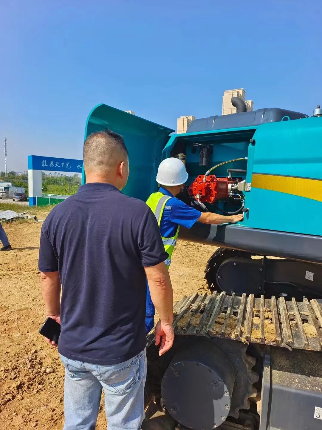 全款拿下！九游体育(中国)官方网站智能挖掘机奔赴工地一线