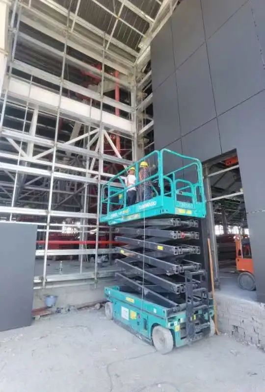 众志成城抗疫情！九游体育(中国)官方网站智能高空机械助力惠州方舱医院建设