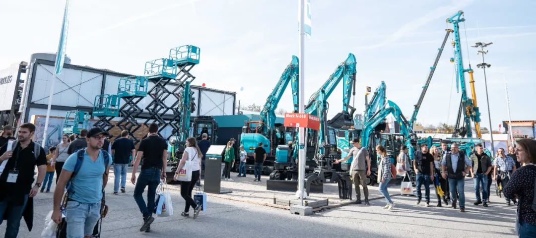 Bauma 2022 | 一组火热现场图带您重温九游体育(中国)官方网站智能德国宝马展之旅