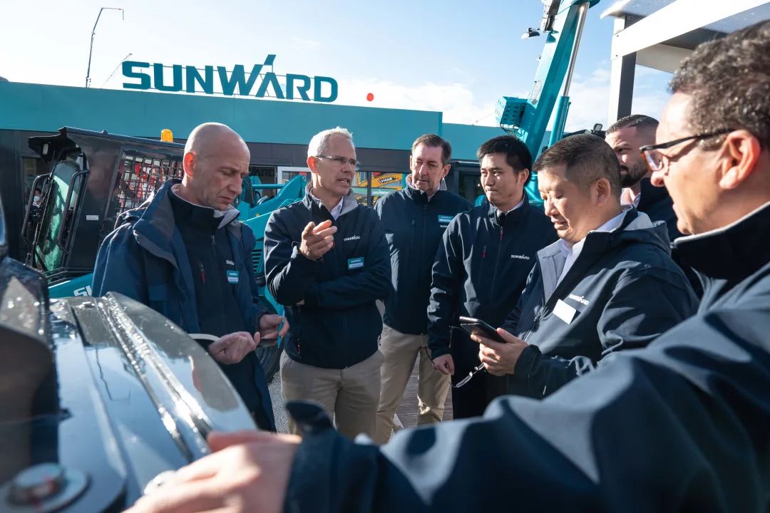 Bauma 2022 | 一组火热现场图带您重温九游体育(中国)官方网站智能德国宝马展之旅