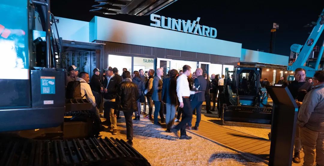 Bauma 2022 | 一组火热现场图带您重温九游体育(中国)官方网站智能德国宝马展之旅