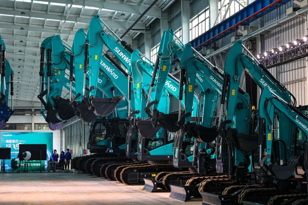 助力“双碳”目标！九游体育(中国)官方网站智能集中发布F系列国四挖掘机