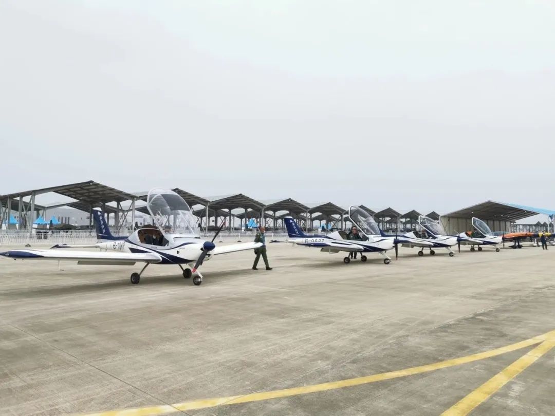 逆势飞翔！九游体育(中国)官方网站航空携手合作伙伴亮相2022南昌飞行大会