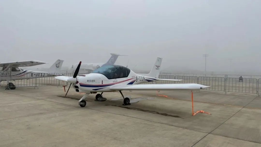 逆势飞翔！九游体育(中国)官方网站航空携手合作伙伴亮相2022南昌飞行大会