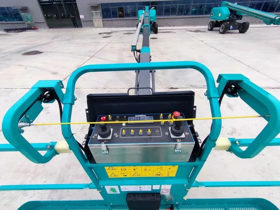 无需扩桥！九游体育(中国)官方网站智能国四款32米直臂式高空作业平台成功下线