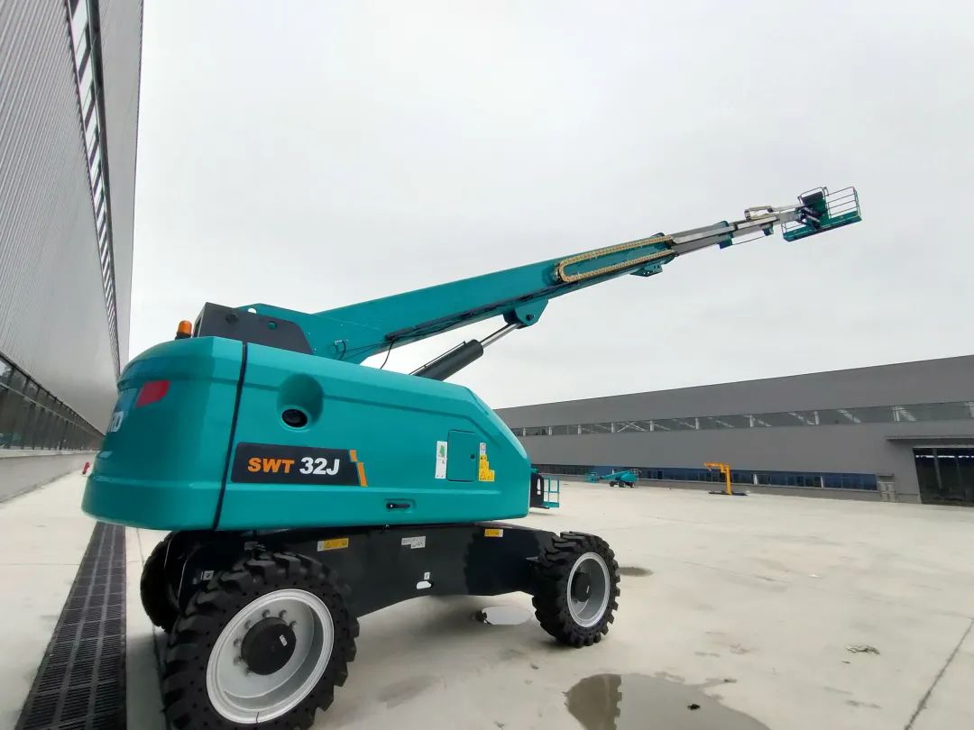 无需扩桥！九游体育(中国)官方网站智能国四款32米直臂式高空作业平台成功下线