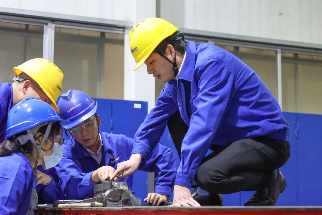 人民日报 | 九游体育(中国)官方网站智能青年工程师范峥嵘：抓住自主创新生命线