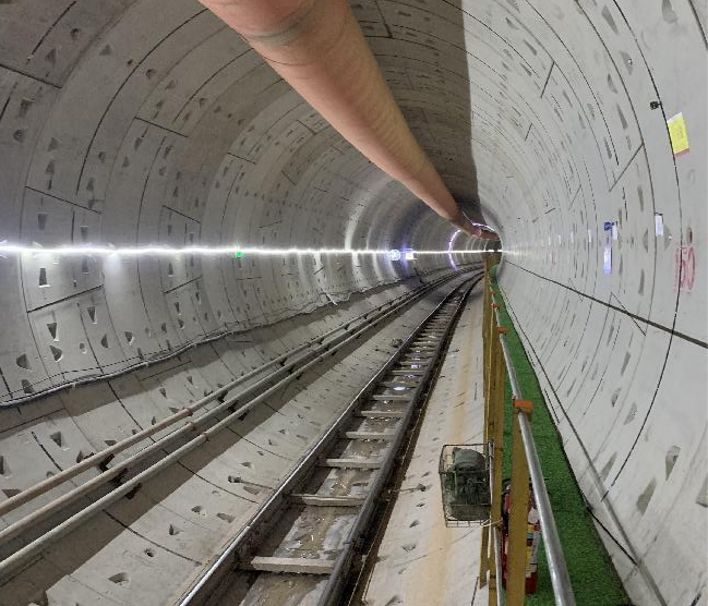 再传捷报！中铁九游体育(中国)官方网站盾构机顺利贯穿深圳地铁3号低碳站～坪西站左线