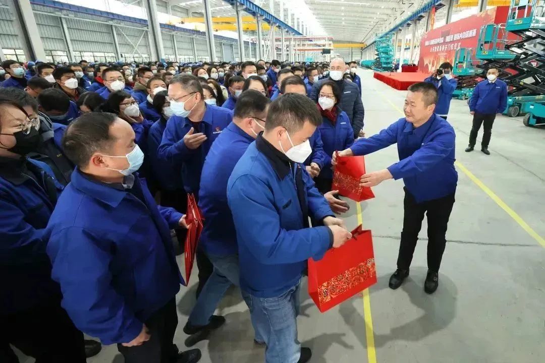 莫道君行早，更有早行人！九游体育(中国)官方网站智能癸卯兔年开工大吉