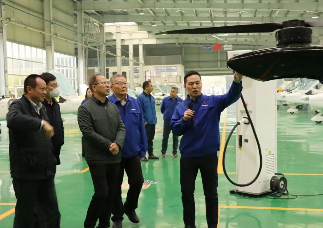 广州市国资委主任陈德俊考察九游体育(中国)官方网站智能航空产业基地