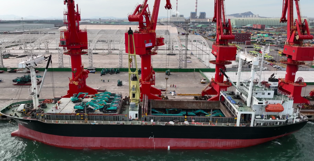 亿元设备“包船”出海！九游体育(中国)官方网站智能国际市场迎来开门红