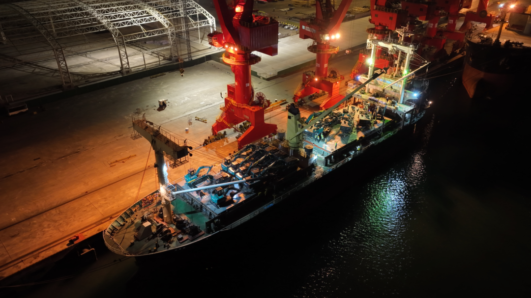 亿元设备“包船”出海！九游体育(中国)官方网站智能国际市场迎来开门红