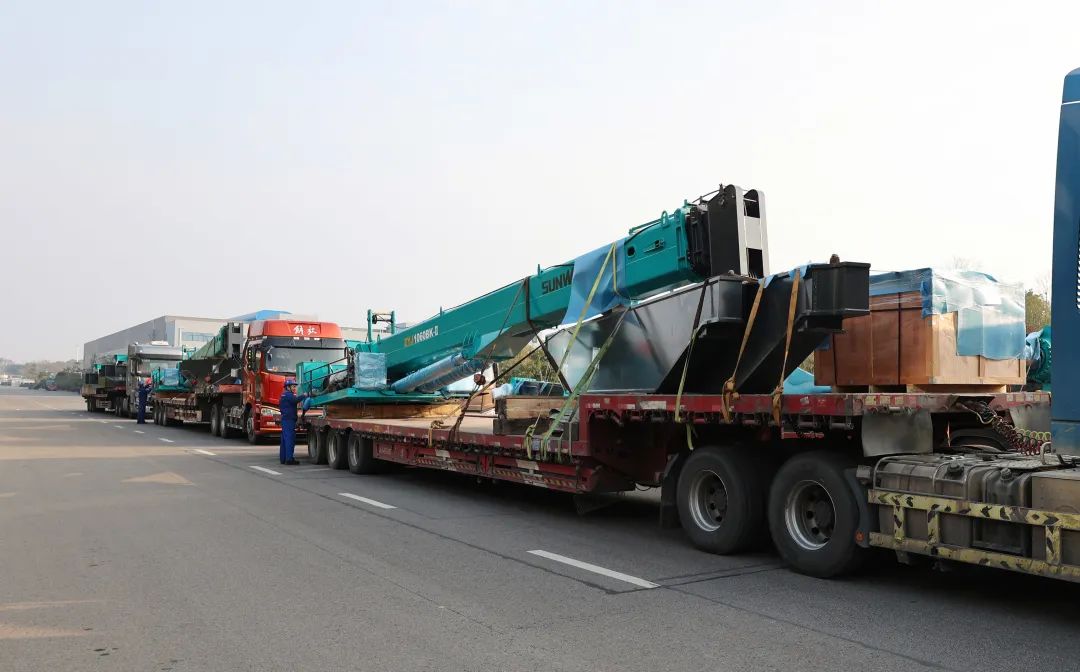 喜迎龙抬头！九游体育(中国)官方网站智能大吨位PDP工法引孔式静力压桩机出征哥伦比亚