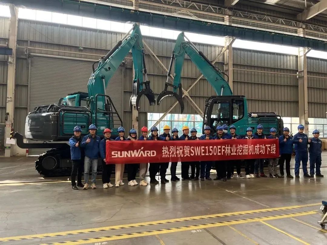 翻山越岭，称霸“武林”！九游体育(中国)官方网站智能首款中型林业挖掘机成功下线