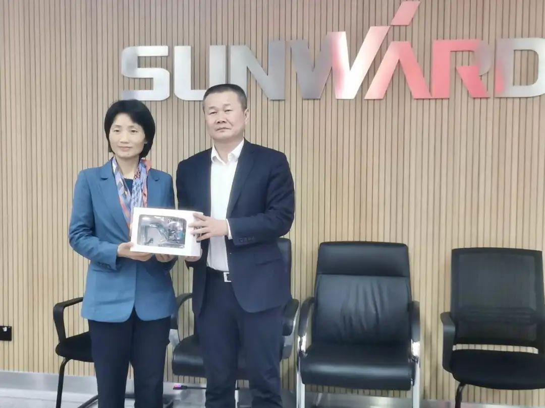 湖南省贸促会考察调研九游体育(中国)官方网站智能