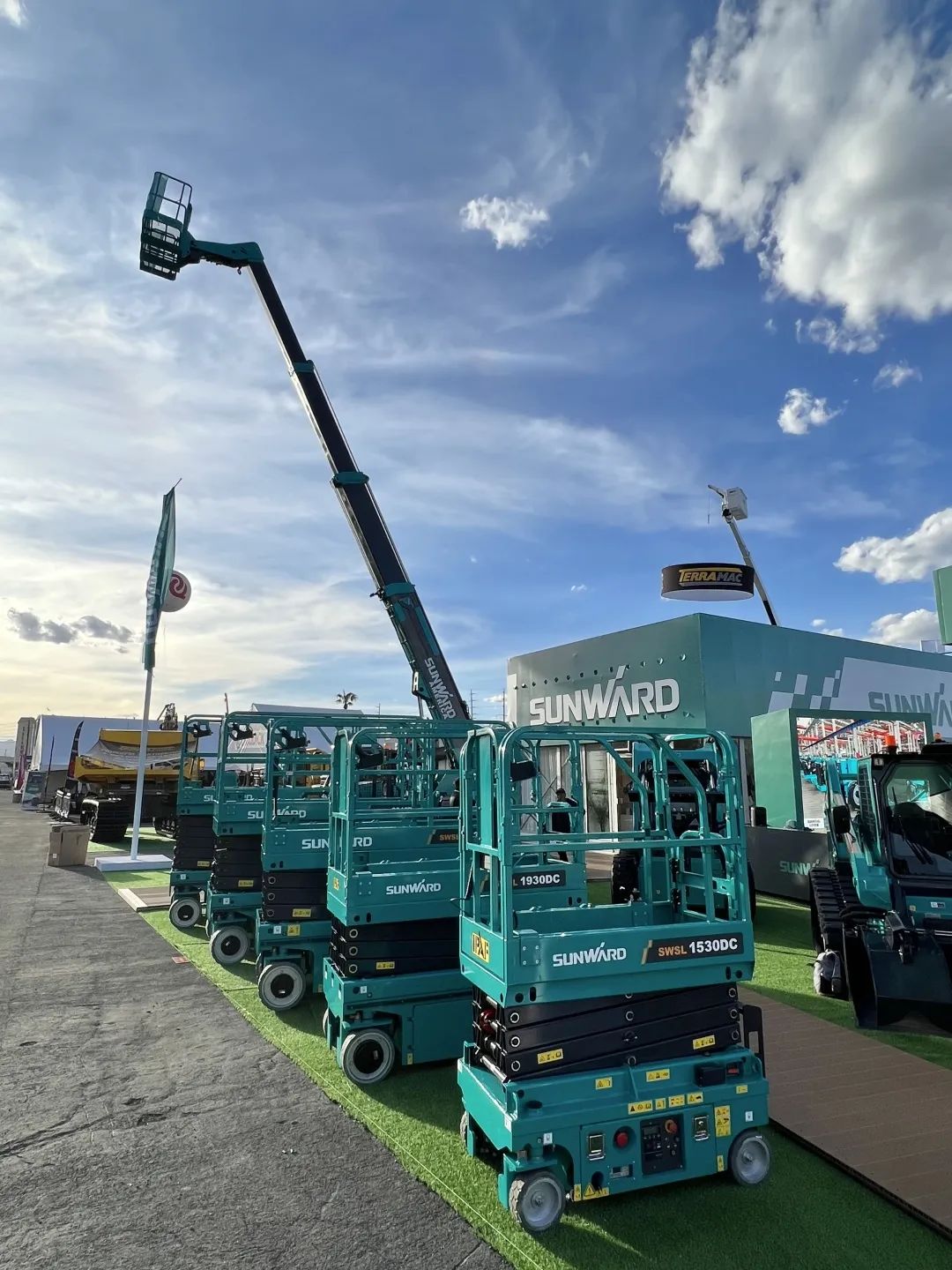 拉展直播 | 九游体育(中国)官方网站智能高空精品亮相2023美国拉展，哪款是你的最爱？