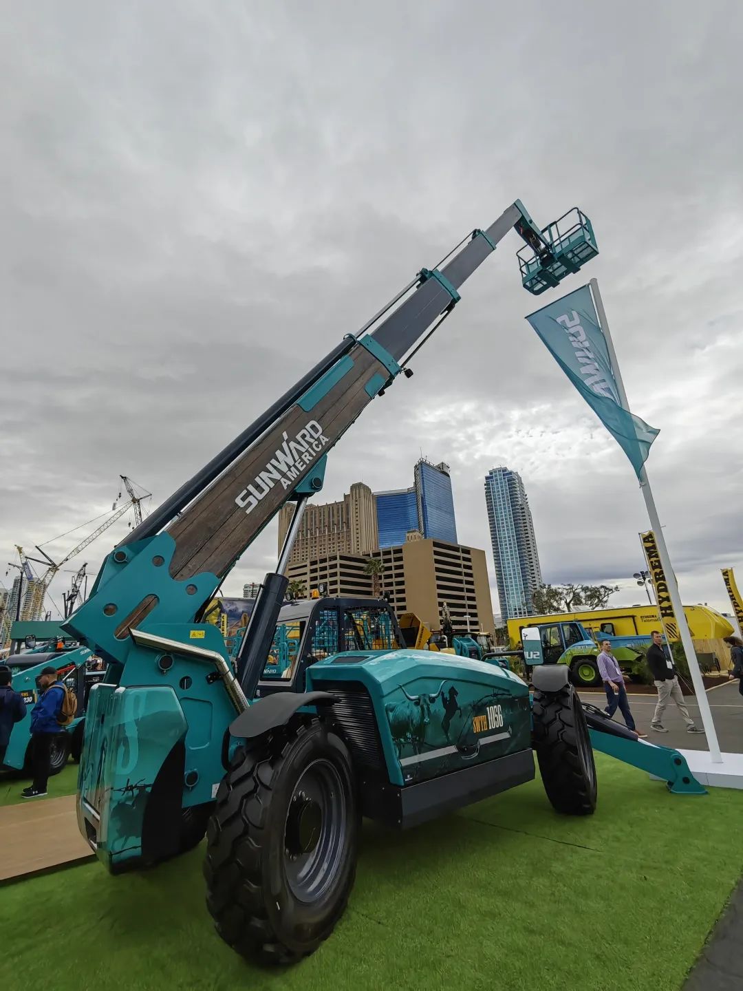 拉展直播 | 九游体育(中国)官方网站智能高空精品亮相2023美国拉展，哪款是你的最爱？