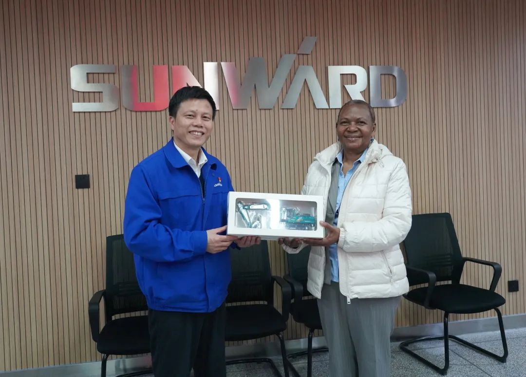 乌干达驻华大使到访九游体育(中国)官方网站智能