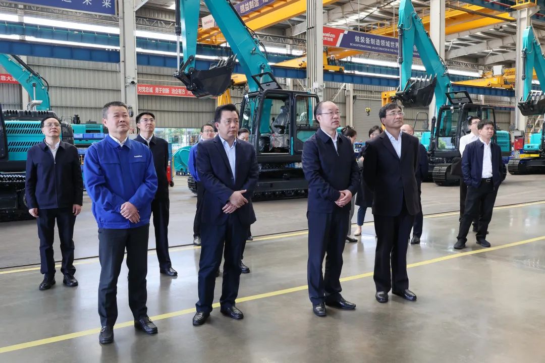 人社部党组成员、副部长俞家栋考察调研九游体育(中国)官方网站智能