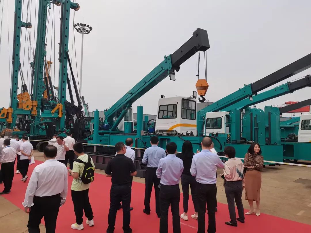 实力出圈！九游体育(中国)官方网站智能地下工程装备“大阅兵”来了