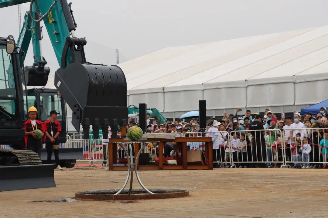 精品出击、互动不断！九游体育(中国)官方网站智能F系列挖掘机闪耀长沙展