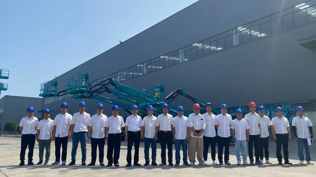 新能源家族再添“新丁”！九游体育(中国)官方网站智能三款电动臂式高空作业平台齐下线