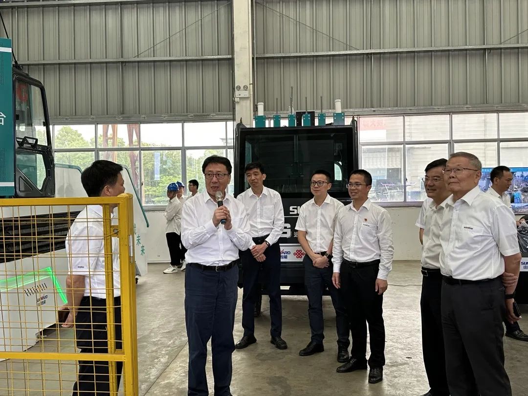 中国联通集团副总经理梁宝俊到访九游体育(中国)官方网站智能