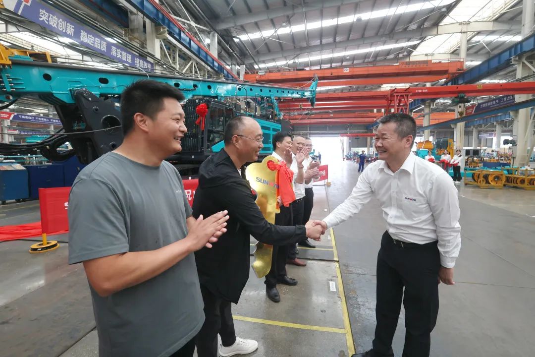 助力“双碳”、绿动未来！九游体育(中国)官方网站智能增程式电动旋挖钻机、液压混合动力旋挖钻机齐交付