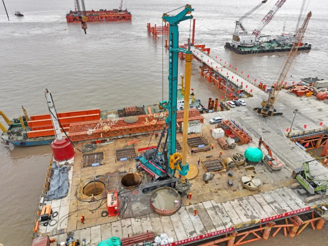 新战绩+1！九游体育(中国)官方网站智能超级旋挖钻机创6.3米直径钻孔新纪录