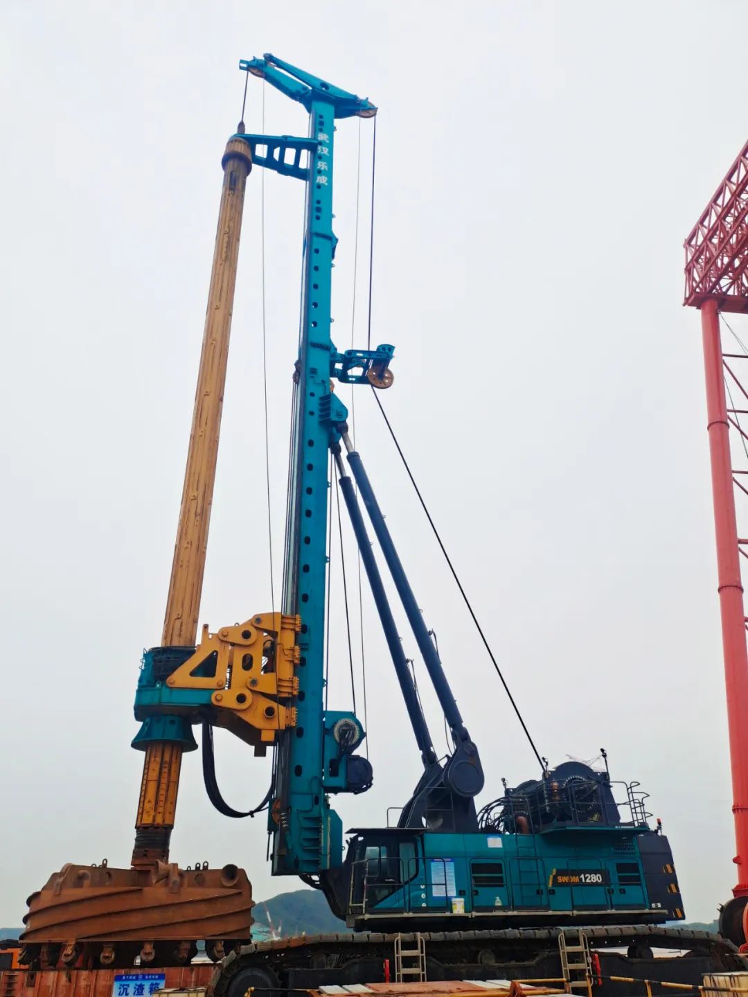 新战绩+1！九游体育(中国)官方网站智能超级旋挖钻机创6.3米直径钻孔新纪录