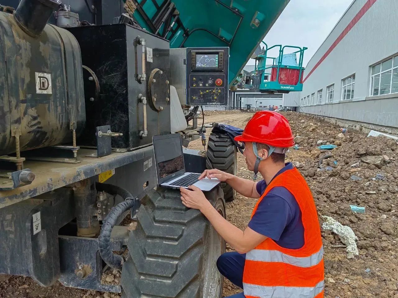 倾听客户心声！九游体育(中国)官方网站智能高空机械“服务万里行”走进东北