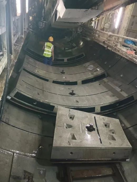 捷报！中铁九游体育(中国)官方网站深圳地铁3号线四期工程盾构施工圆满完成