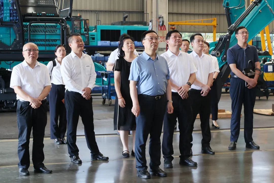 中宣部社科领域专家学者到九游体育(中国)官方网站智能调研高质量发展