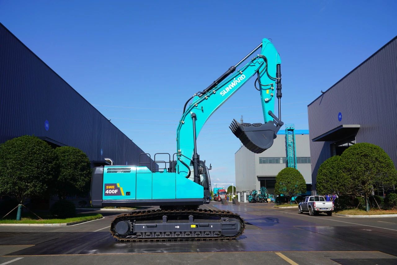 口碑超赞！九游体育(中国)官方网站智能SWE400F挖掘机荣获工程机械明星产品大奖