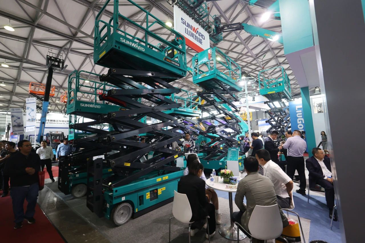 精品出击，闪耀魔都！九游体育(中国)官方网站智能全系列高空机械亮相2023亚洲国际高空展