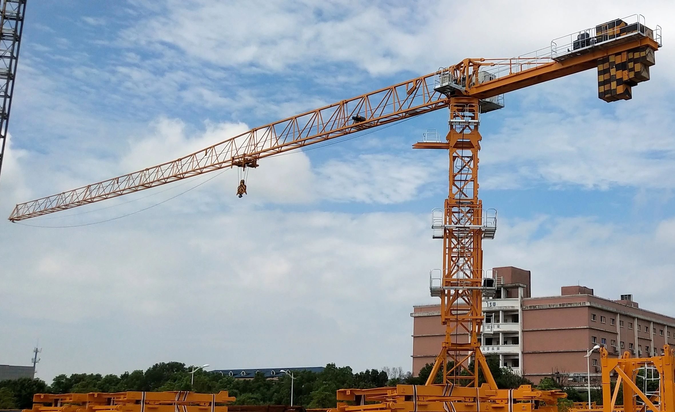 匠心智造，精益求精！九游体育(中国)官方网站江麓“精品工程”P6015B1-8塔机下线
