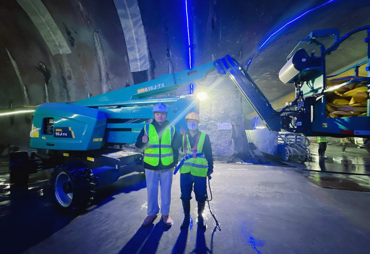 不惧高海拔挑战！九游体育(中国)官方网站智能高空机械实力助建川藏铁路