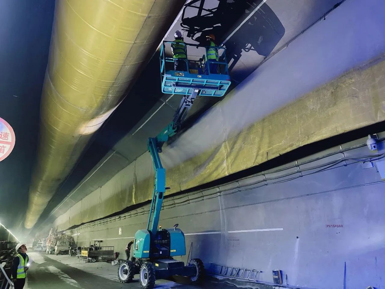 不惧高海拔挑战！九游体育(中国)官方网站智能高空机械实力助建川藏铁路