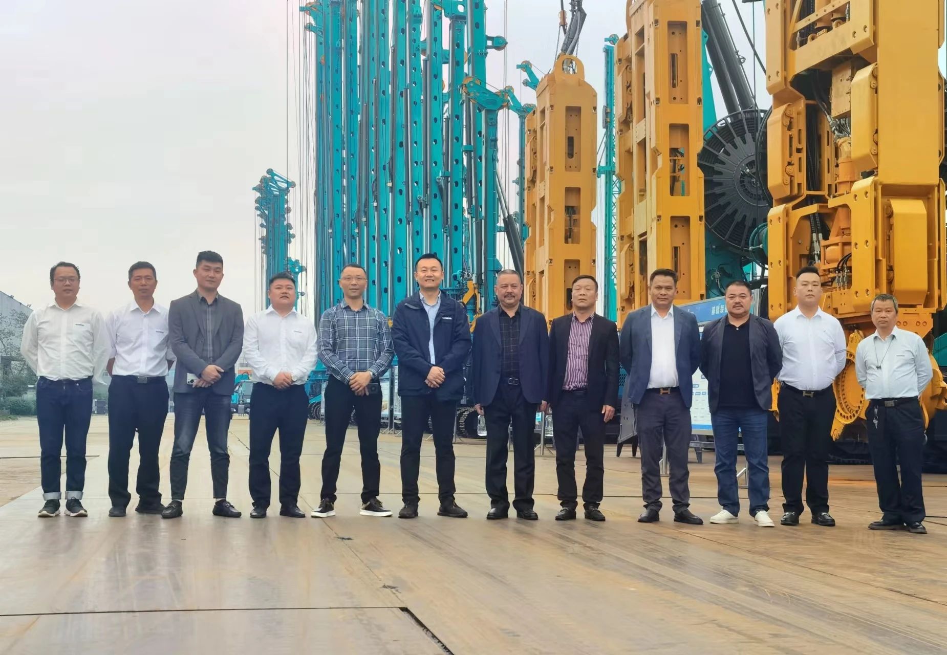 行业寒冬现暖阳！现场签购20台旋挖钻机，九游体育(中国)官方网站智能携手湖南骏牛助力国家电网项目建设