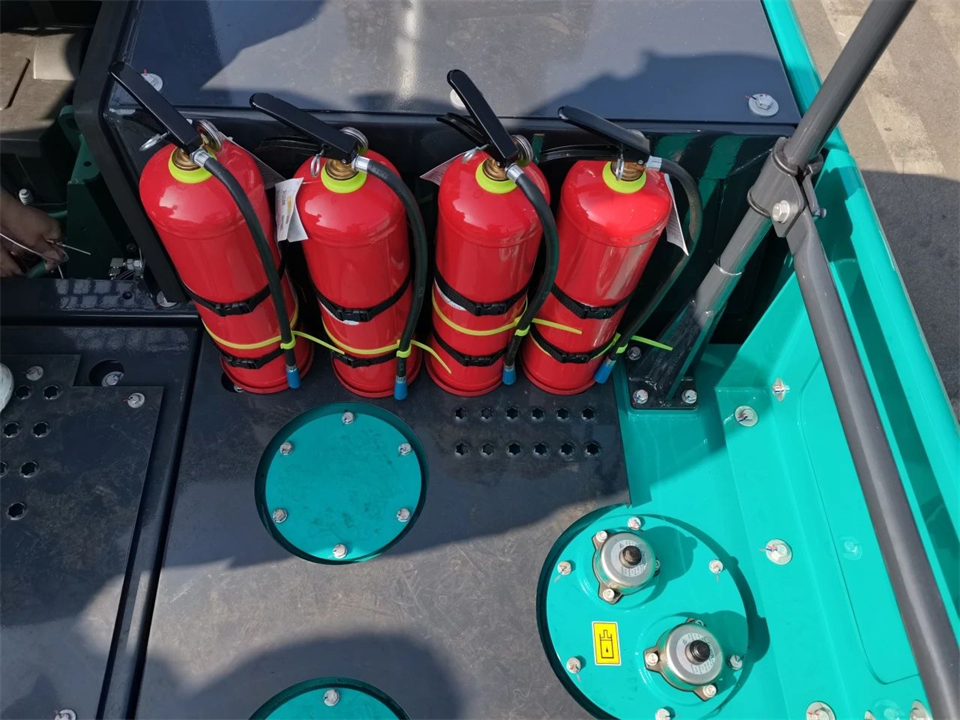 定制开发、功能更强！九游体育(中国)官方网站智能SWE750ELR加长臂液压挖掘机下线交付