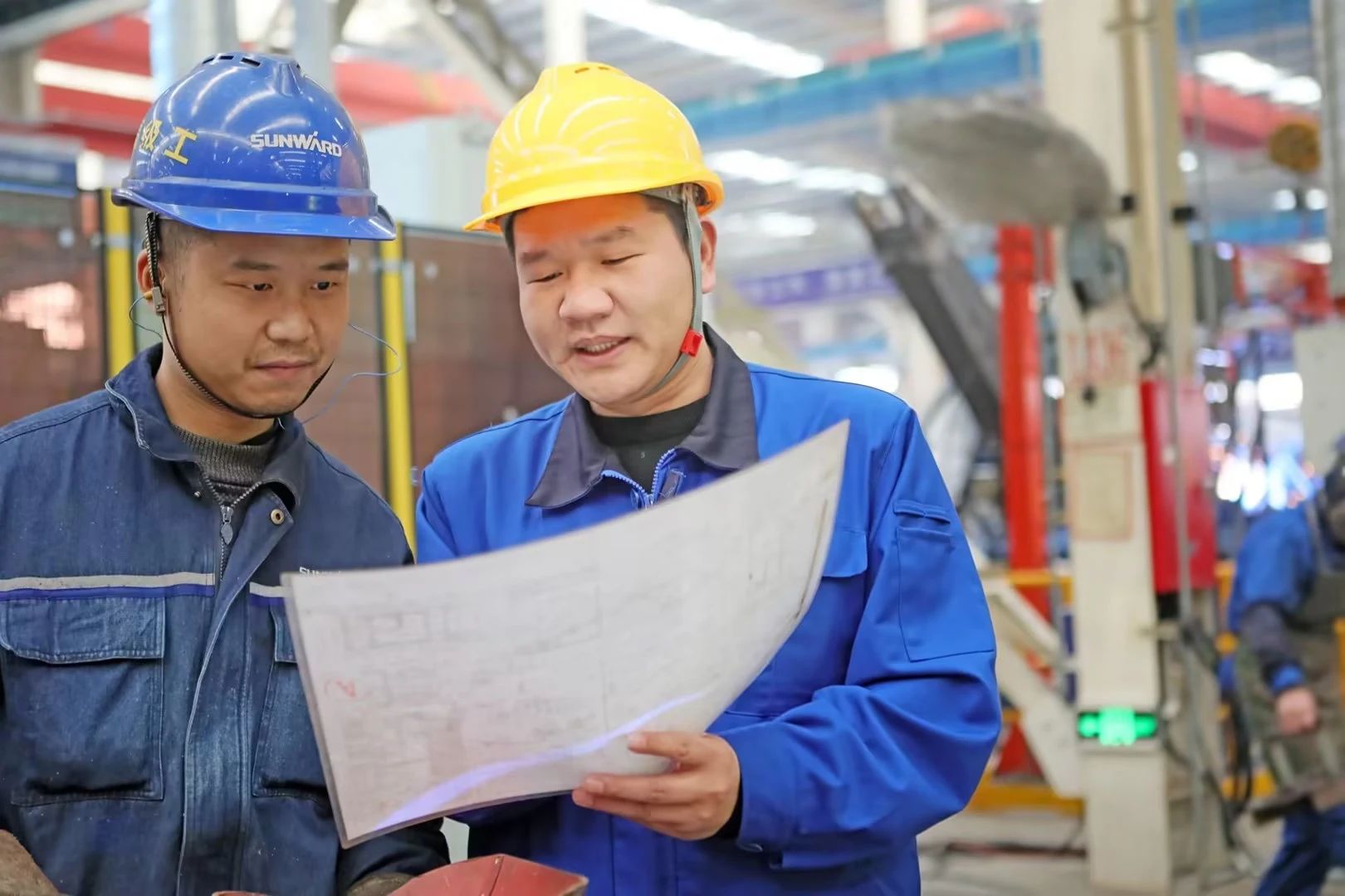 看九游体育(中国)官方网站工匠们如何用一双巧手“拿捏”工作、创造“奇迹”