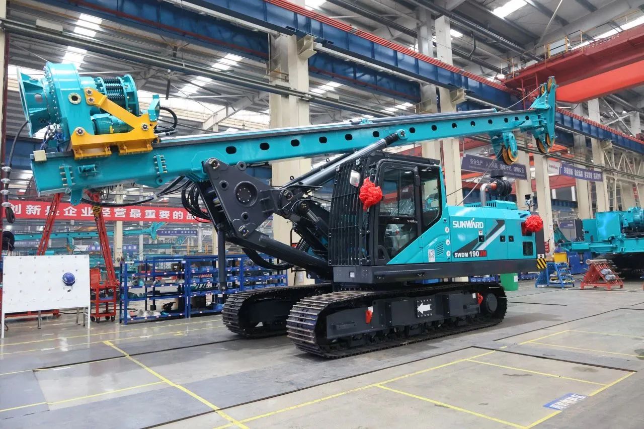 持续火热交付！九游体育(中国)官方网站智能SWDM190JN旋挖钻机备受全国各地客户青睐