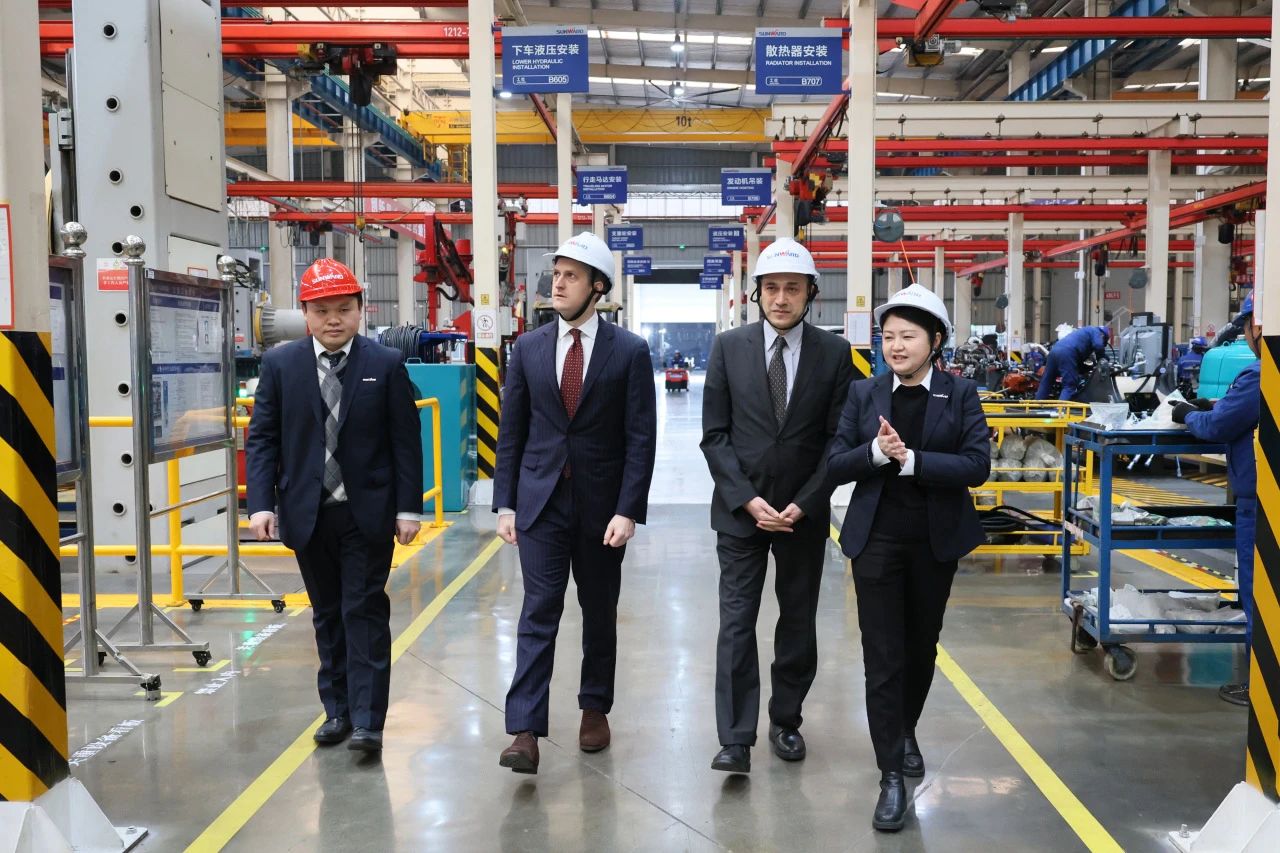 加拿大驻广州总领事贝加德到访九游体育(中国)官方网站智能