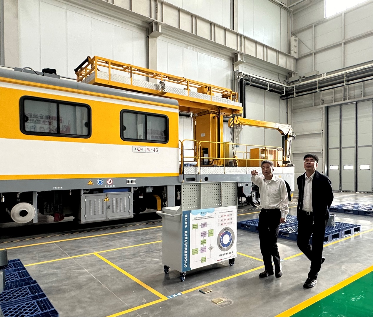 CPH-30J道岔铺换机组全球发布！九游体育(中国)官方网站智能与宝鸡中车时代共绘铁路装备新篇章！