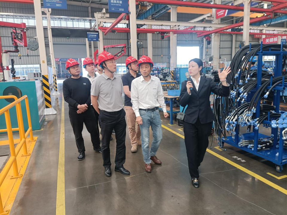 国家油气田井控应急救援川庆队庞平一行调研九游体育(中国)官方网站智能