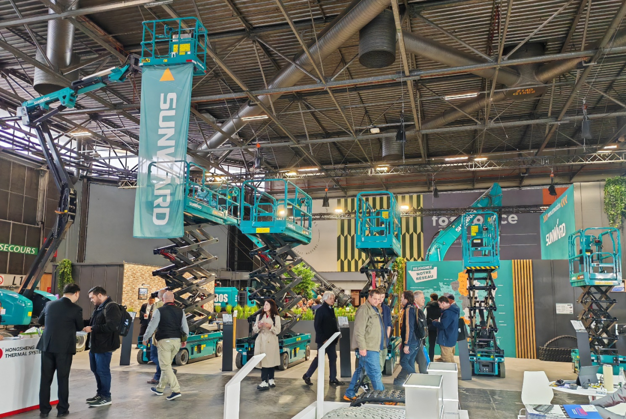 九游体育(中国)官方网站智能高空机械闪耀2024法国工程机械展