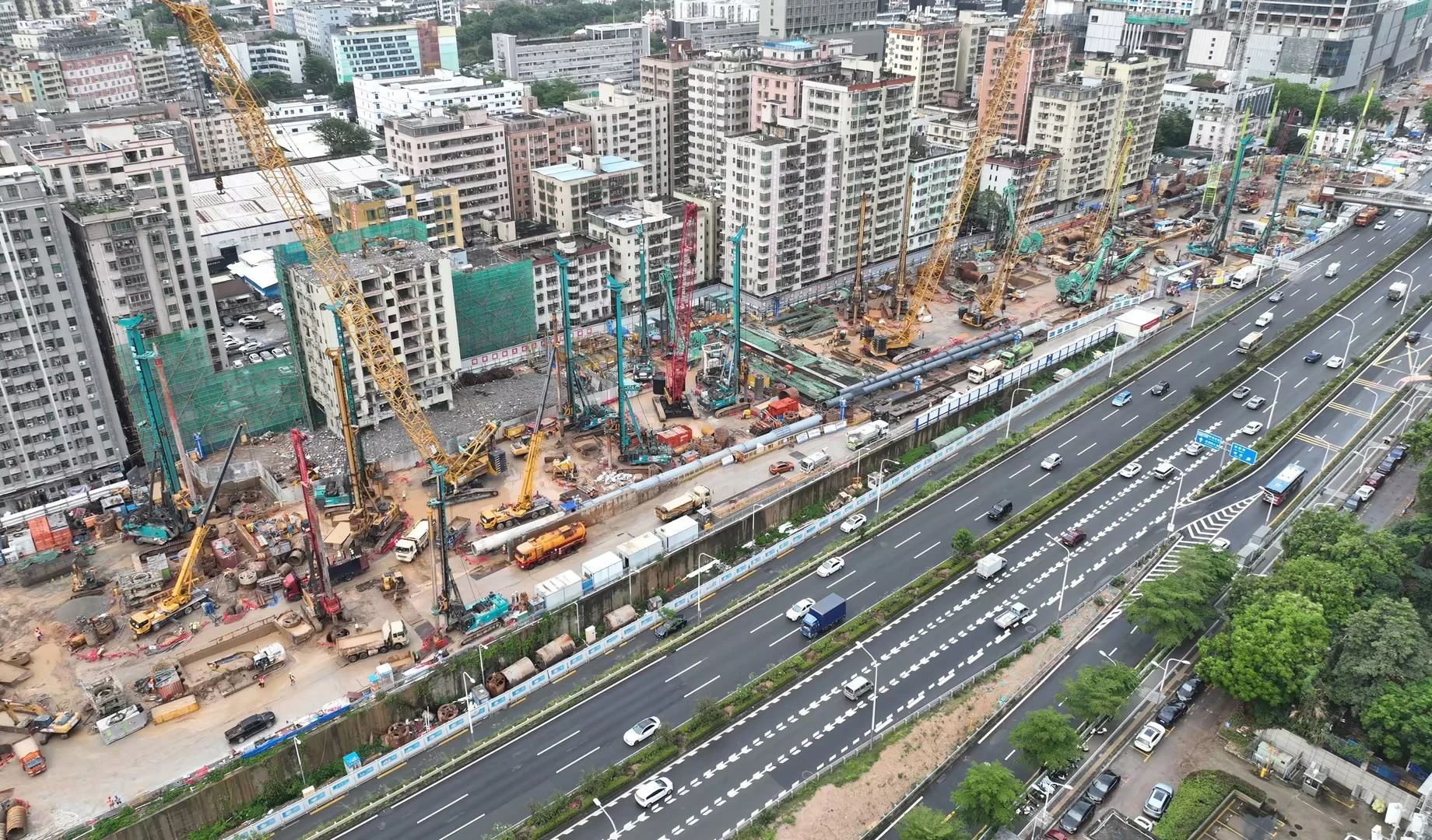 性能突出，超强助力！九游体育(中国)官方网站智能旋挖钻机助力深圳地铁五和站施工